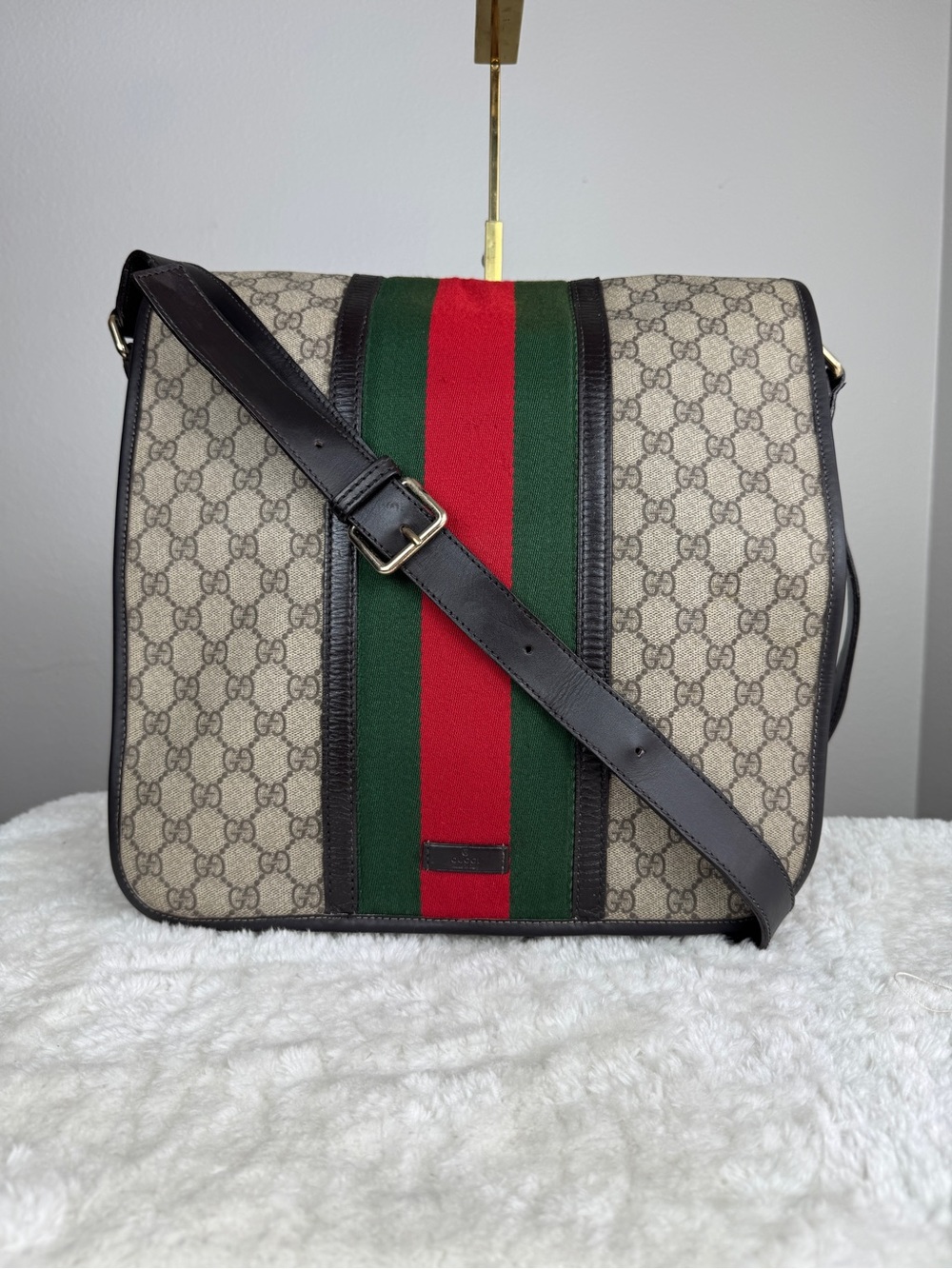 Gucci Beige GG Supreme Canvas Messenger with Green and Red Web Stripe